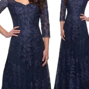 NWT La Femme Navy Blue formal Gown size 4